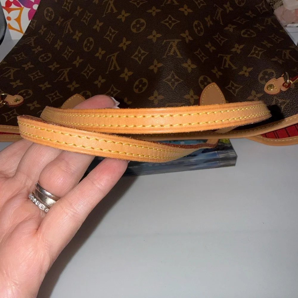 SOLD-Neverfull MM Red interior-s - Picture 3 of 7